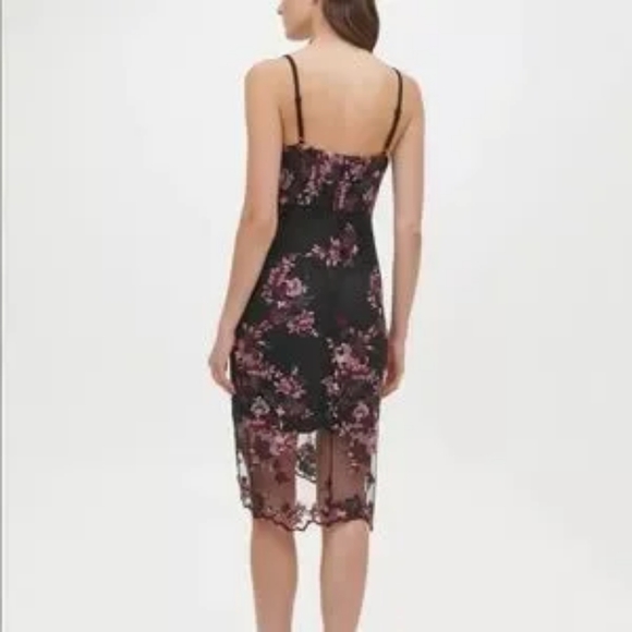 SOLD Guess Dress - Picture 7 of 7